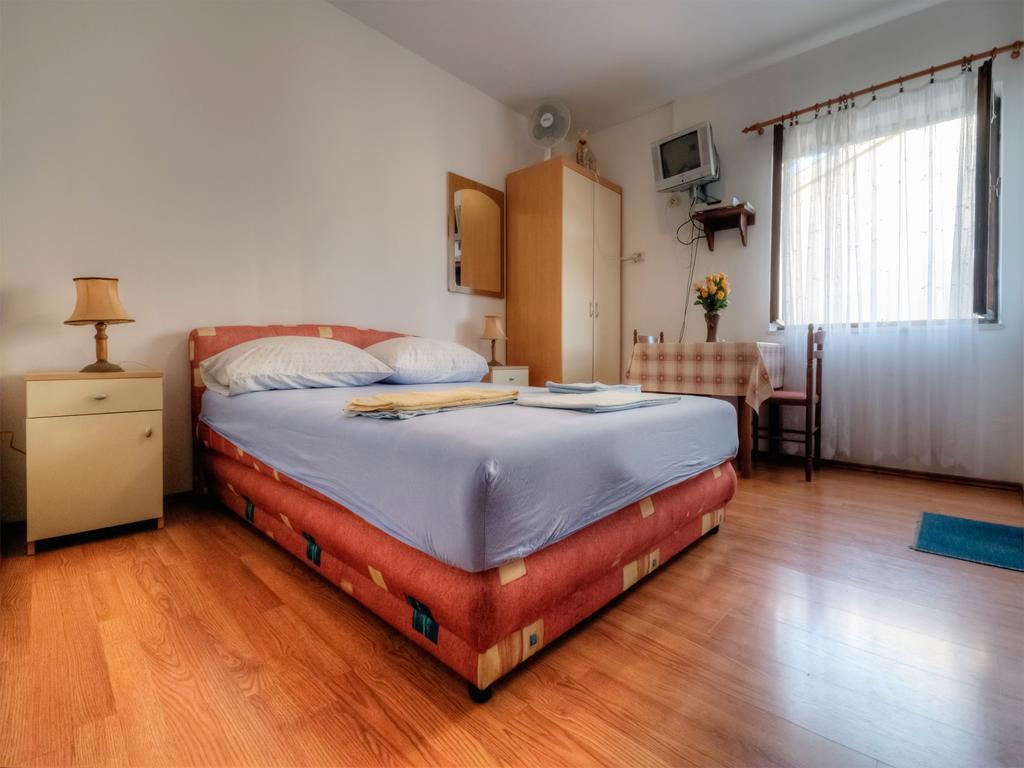 Apartments Srhoj Стари Град Экстерьер фото